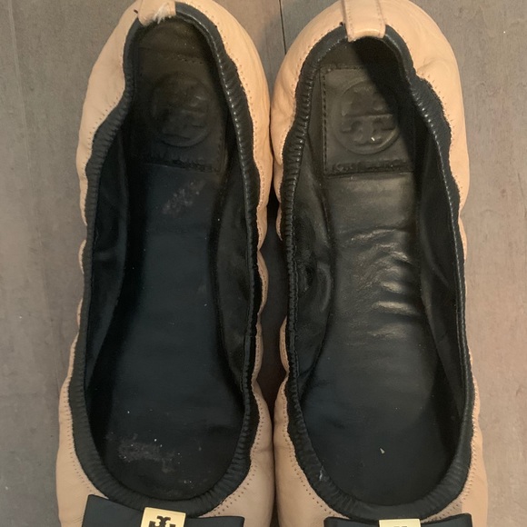 Tory Burch Eddie Bow Flat - Classic Two Tone - Picture 4 of 11